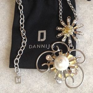 DANNIJO - Vanna Pendant Necklace - Like New